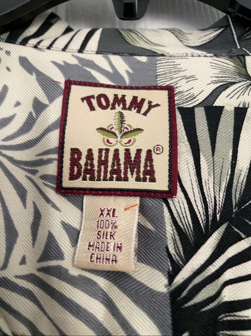 Silk Tommy Bahama Black and Green Tropical Patchwork Camp Shirt size xxl - Picture 3 of 7